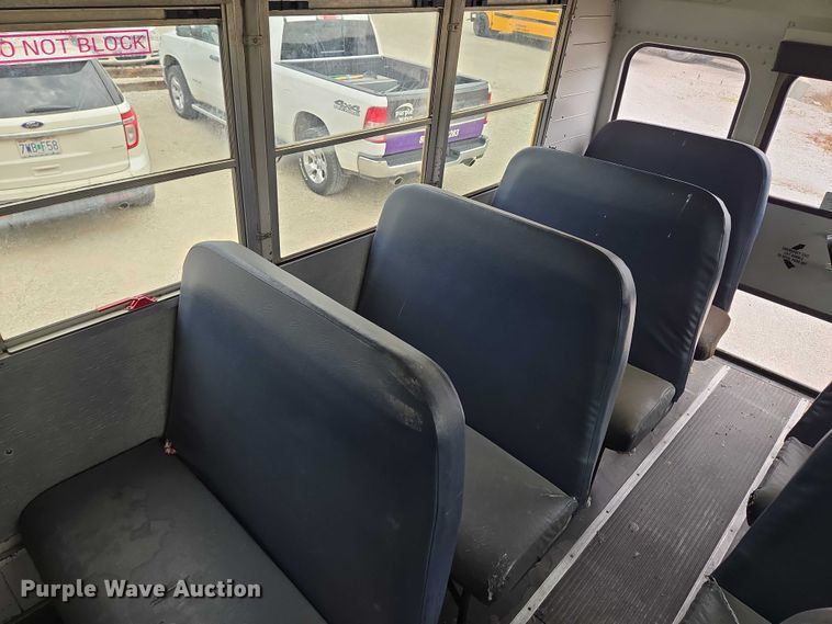 image for item EF1487 2006 Freightliner FS65 school bus