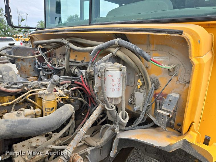 image for item EF1487 2006 Freightliner FS65 school bus