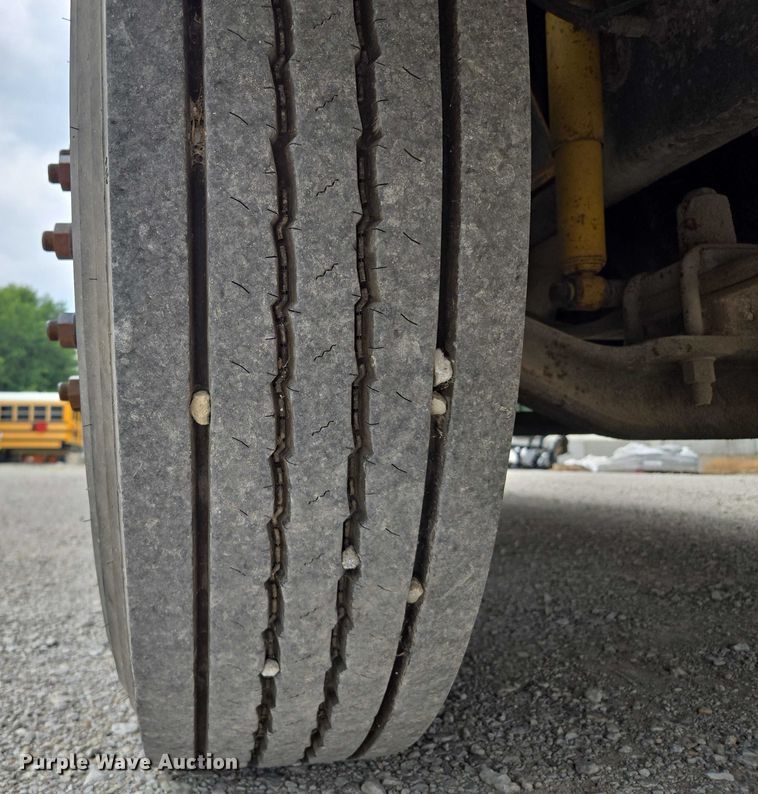 image for item EF1487 2006 Freightliner FS65 school bus