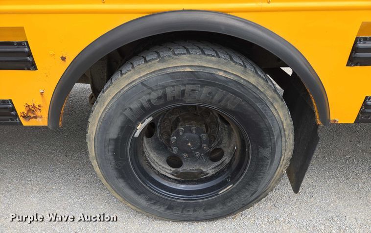 image for item EF1487 2006 Freightliner FS65 school bus