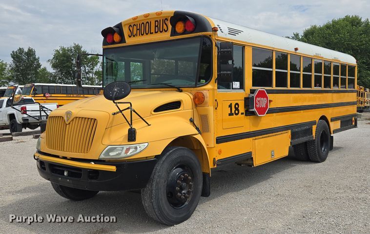 image for item EF1488 2005 IC PB105 school bus