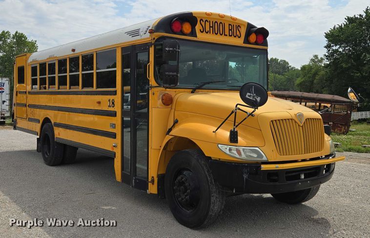 image for item EF1488 2005 IC PB105 school bus