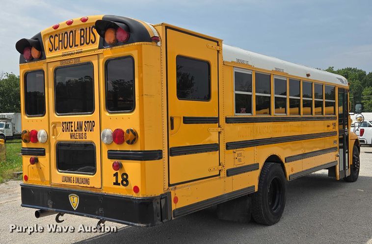 image for item EF1488 2005 IC PB105 school bus
