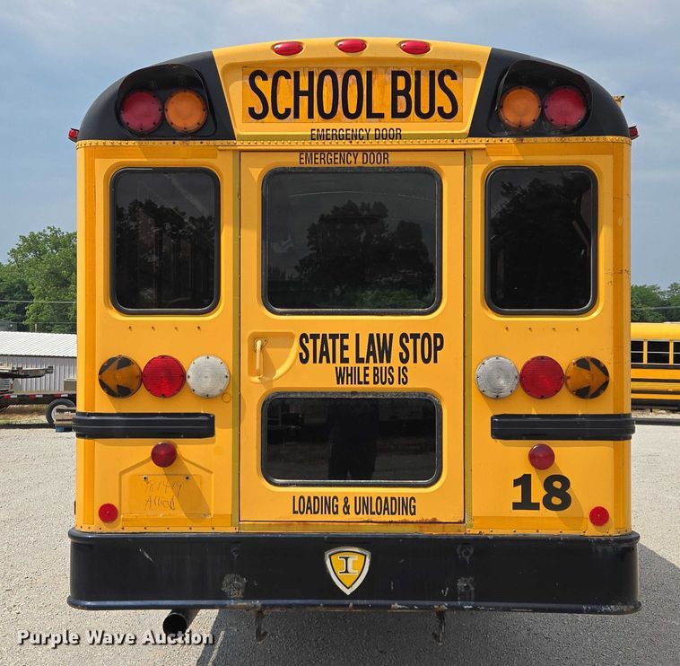 image for item EF1488 2005 IC PB105 school bus