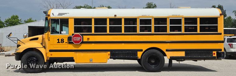 image for item EF1488 2005 IC PB105 school bus