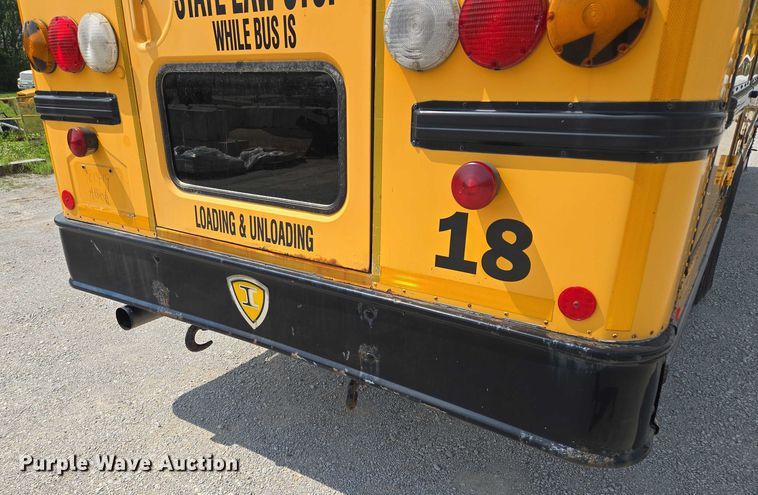 image for item EF1488 2005 IC PB105 school bus