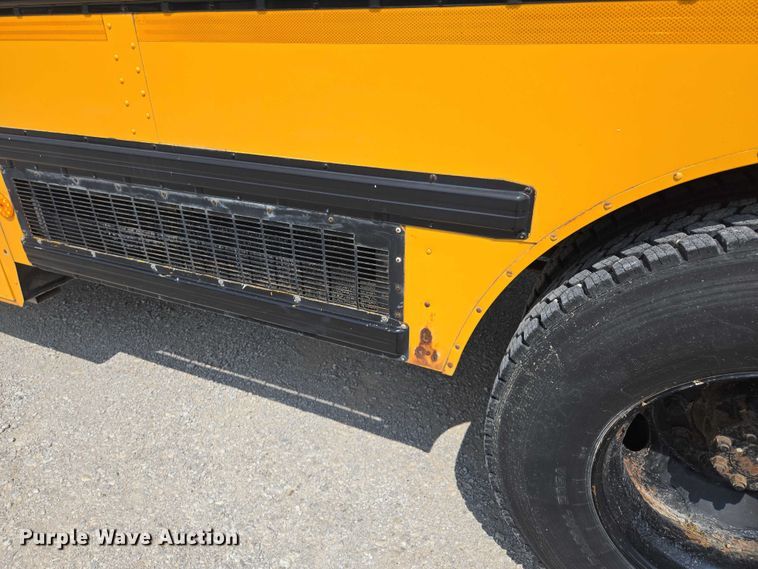 image for item EF1488 2005 IC PB105 school bus