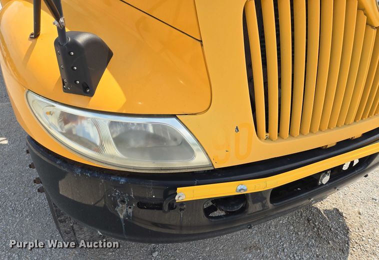 image for item EF1488 2005 IC PB105 school bus