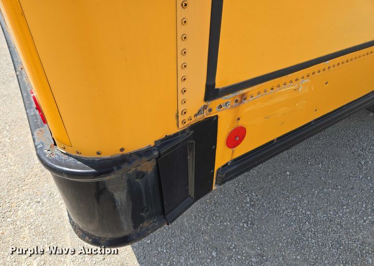 image for item EF1488 2005 IC PB105 school bus