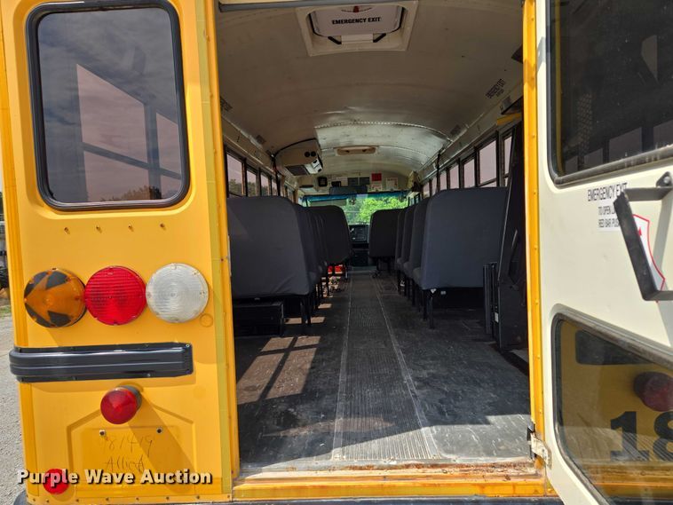 image for item EF1488 2005 IC PB105 school bus