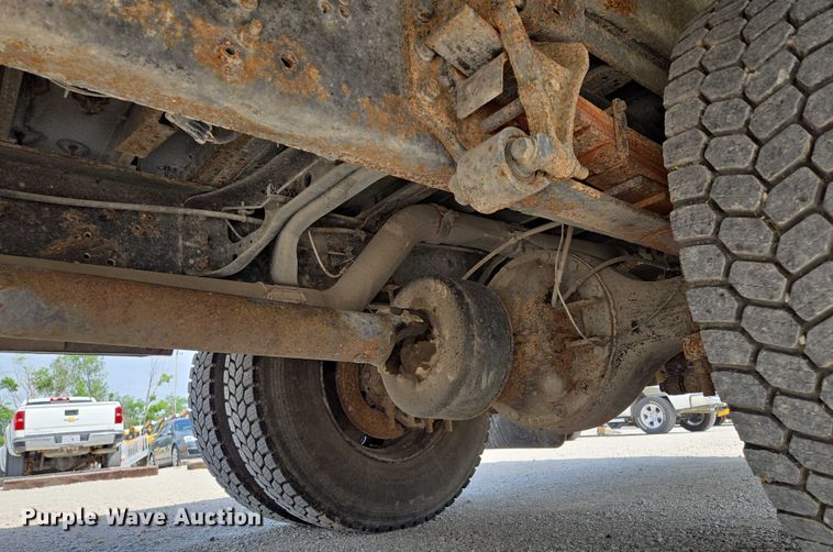 image for item EF1488 2005 IC PB105 school bus