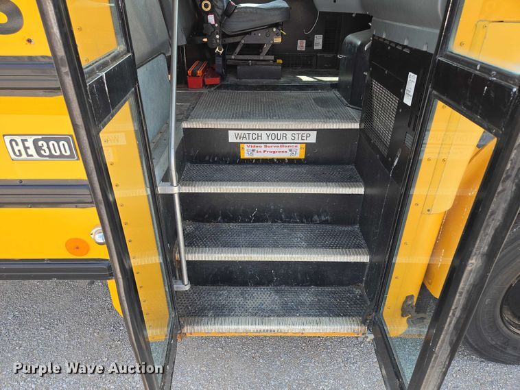 image for item EF1488 2005 IC PB105 school bus