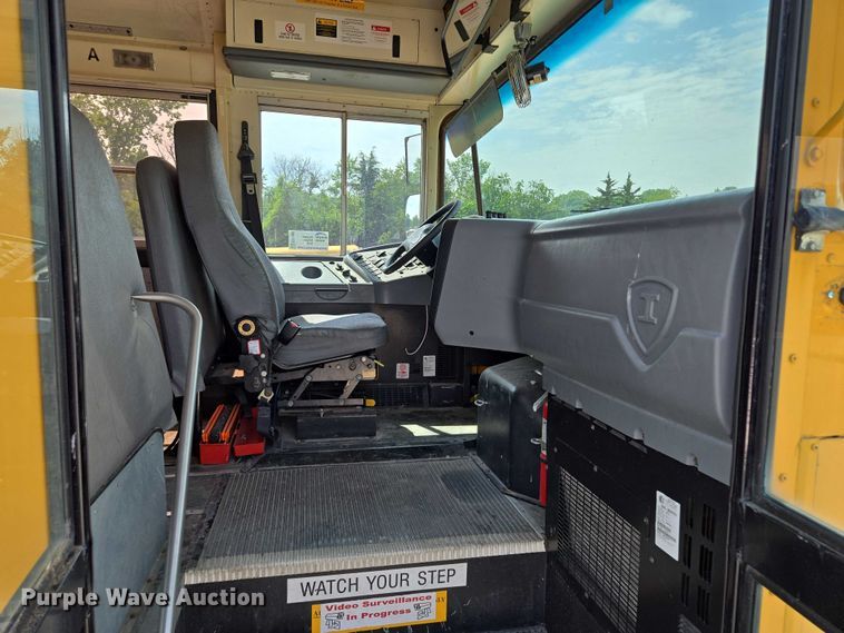 image for item EF1488 2005 IC PB105 school bus