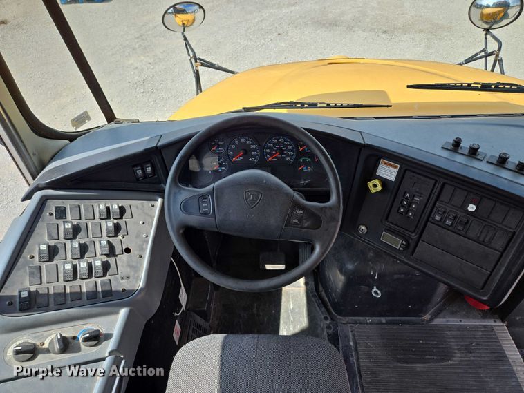 image for item EF1488 2005 IC PB105 school bus