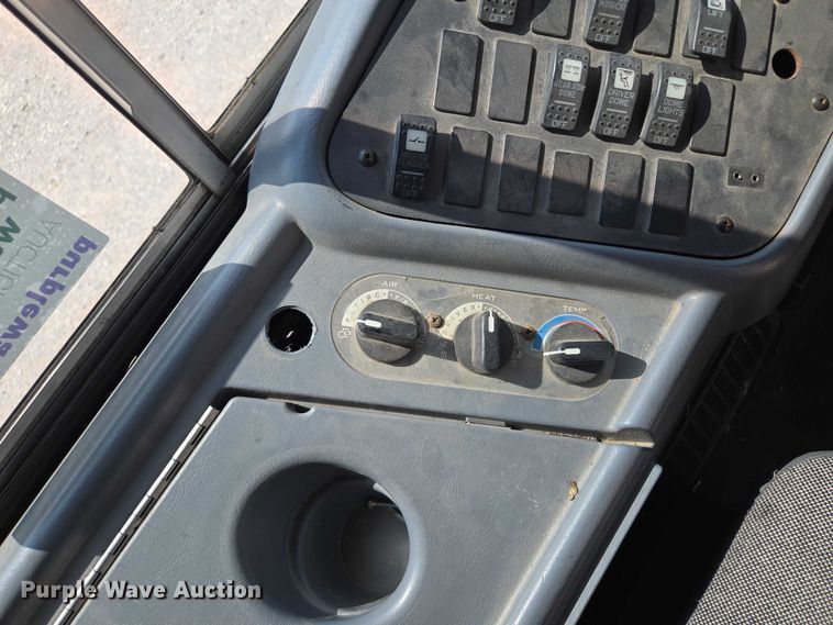 image for item EF1488 2005 IC PB105 school bus