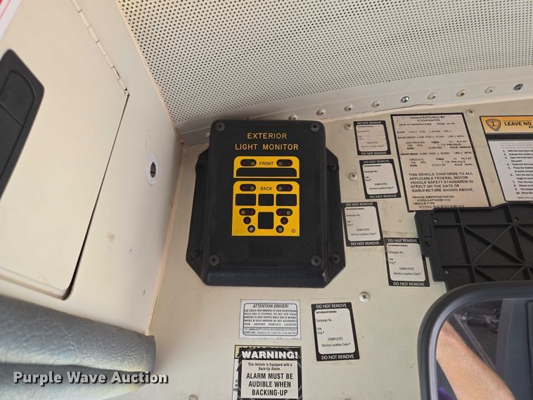 image for item EF1488 2005 IC PB105 school bus