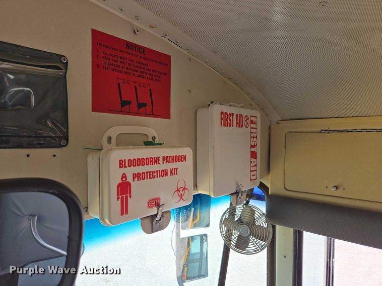 image for item EF1488 2005 IC PB105 school bus