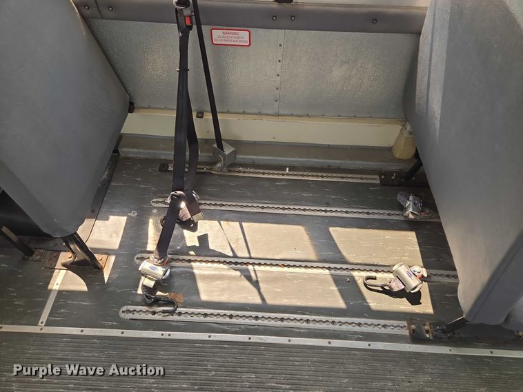 image for item EF1488 2005 IC PB105 school bus