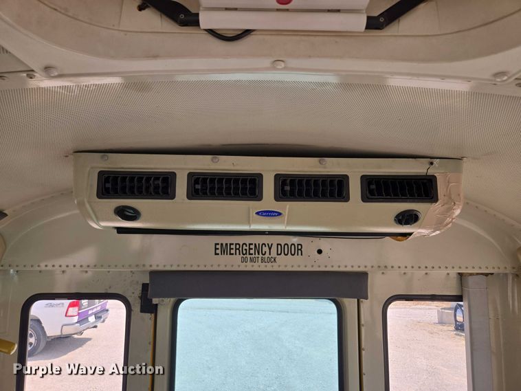 image for item EF1488 2005 IC PB105 school bus