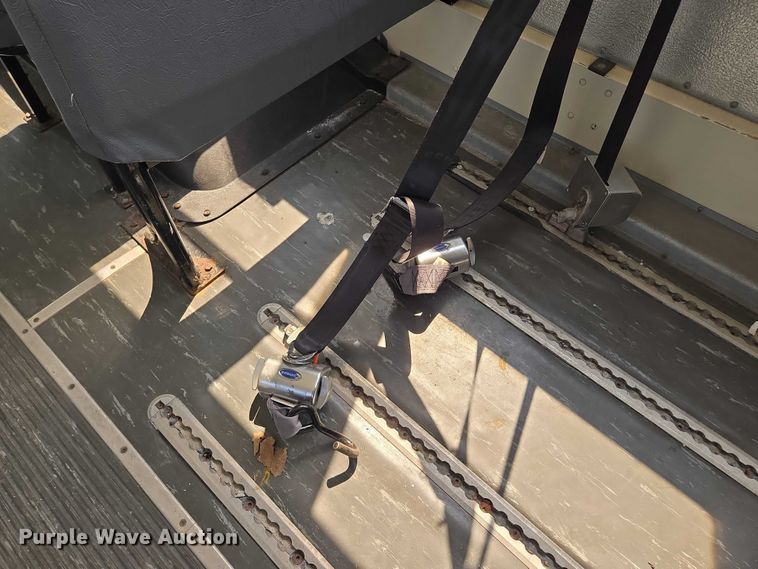 image for item EF1488 2005 IC PB105 school bus