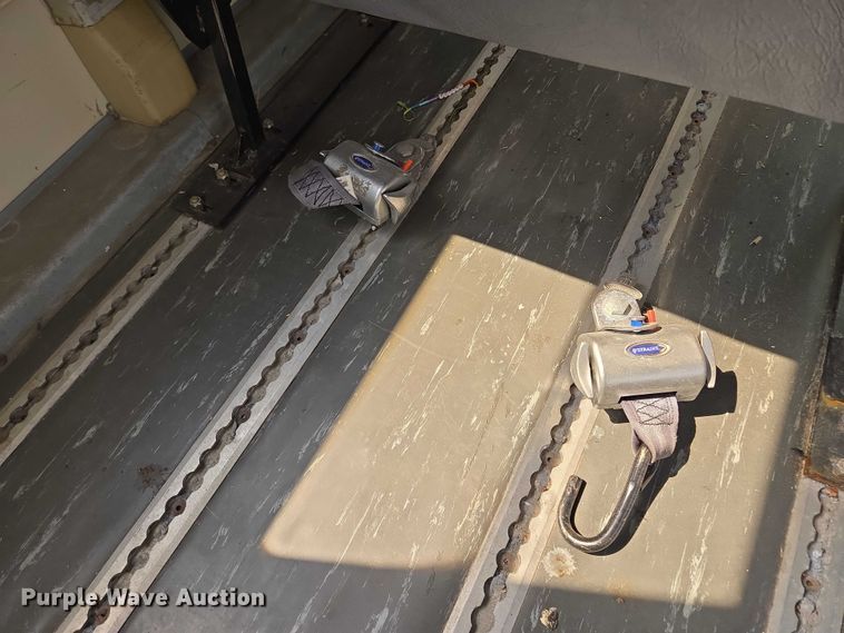 image for item EF1488 2005 IC PB105 school bus