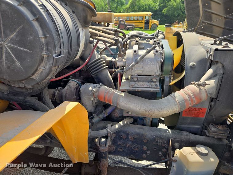 image for item EF1488 2005 IC PB105 school bus