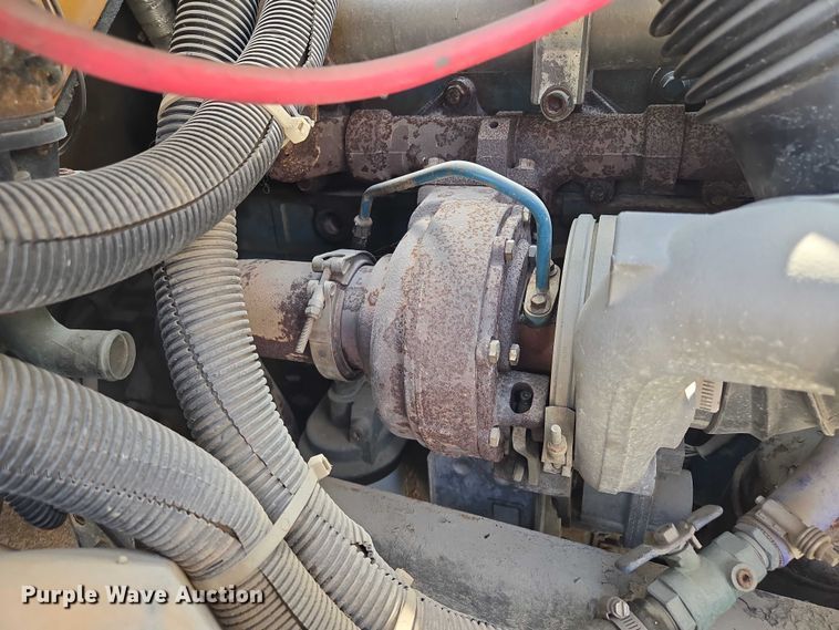 image for item EF1488 2005 IC PB105 school bus