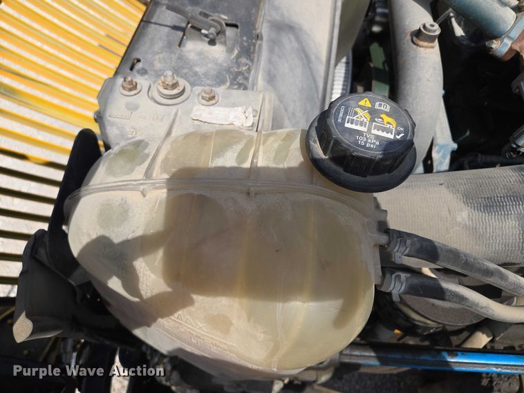 image for item EF1488 2005 IC PB105 school bus