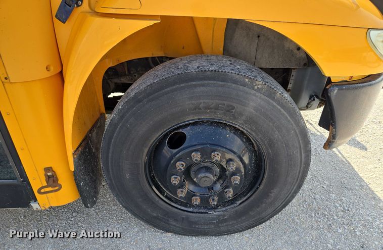 image for item EF1488 2005 IC PB105 school bus