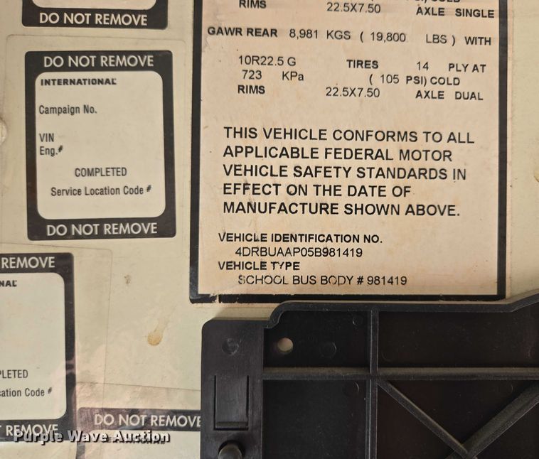 image for item EF1488 2005 IC PB105 school bus