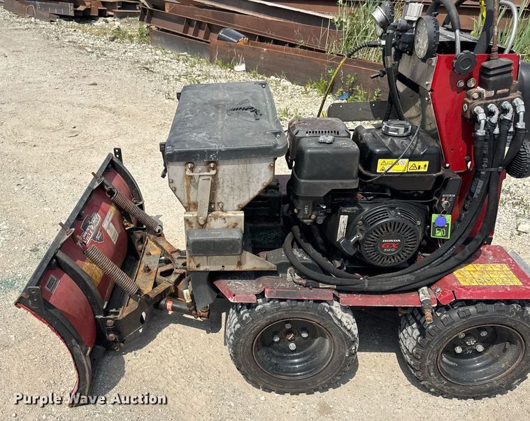 image for item EF1995 2020 Boss SNR24001 snow pusher