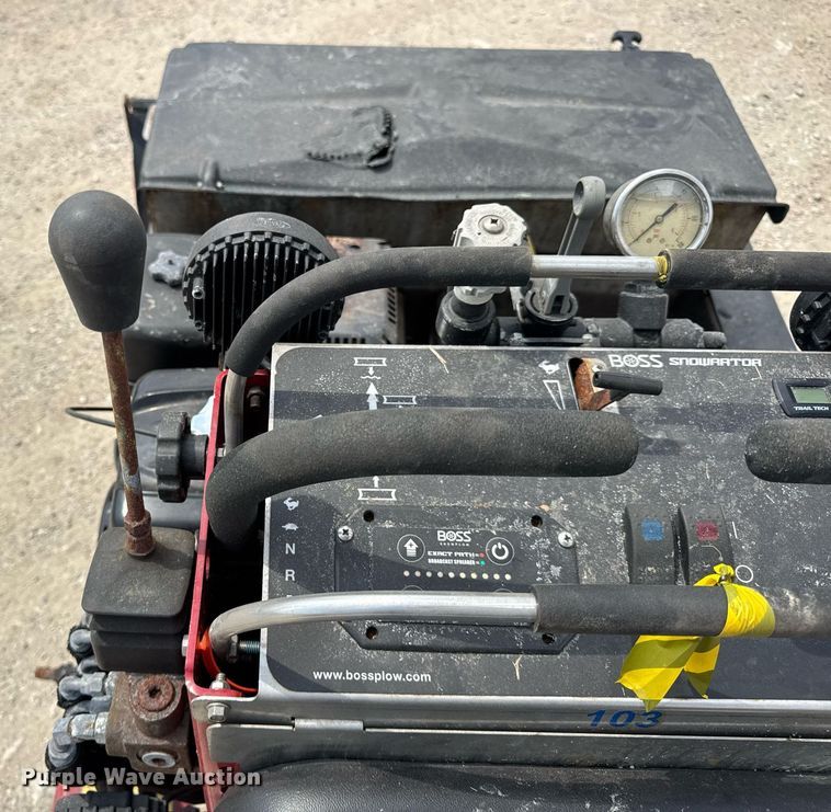 image for item EF1995 2020 Boss SNR24001 snow pusher