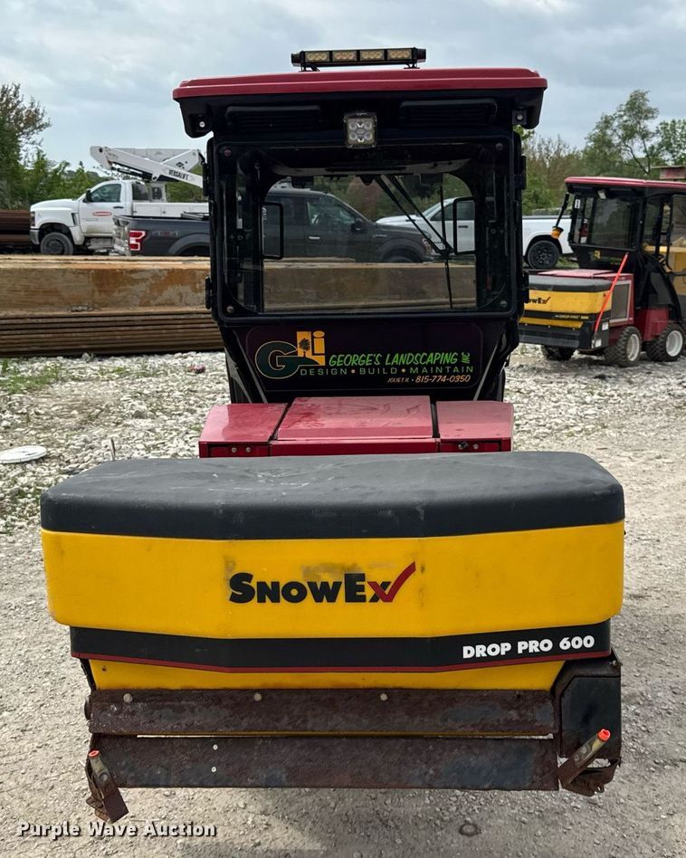 image for item EF1996 Ventrac 3400Y municipal tractor