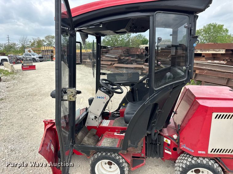 image for item EF1996 Ventrac 3400Y municipal tractor
