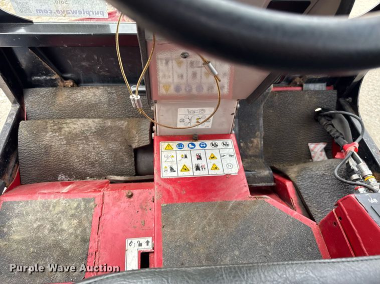 image for item EF1996 Ventrac 3400Y municipal tractor