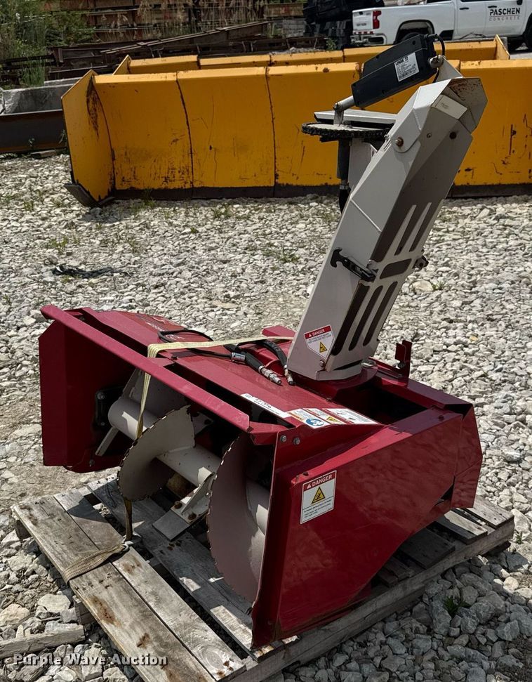 image for item EF1996 Ventrac 3400Y municipal tractor