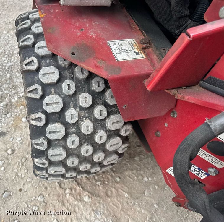 image for item EF1996 Ventrac 3400Y municipal tractor