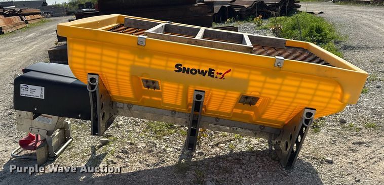 image for item EF2000 Snowex 10R-059633 spreader 