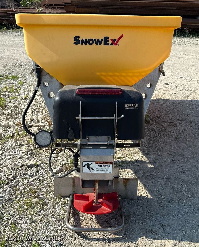 image for item EF2000 Snowex 10R-059633 spreader 