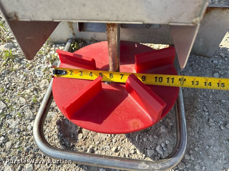 image for item EF2000 Snowex 10R-059633 spreader 