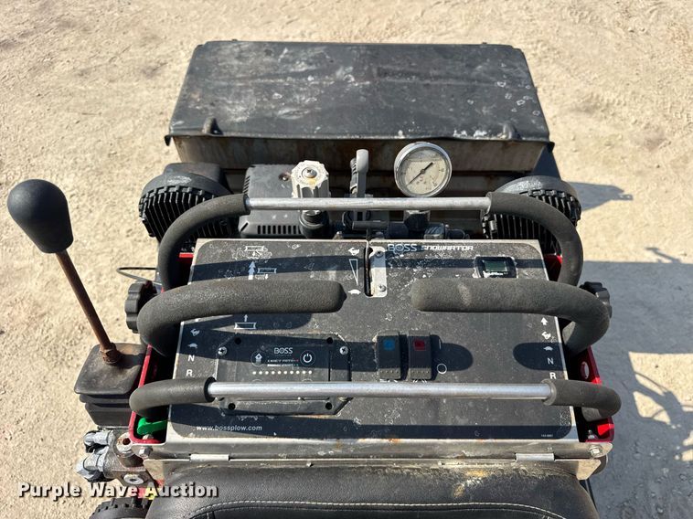 image for item EF2001 2020 Boss SNR24001 snow pusher