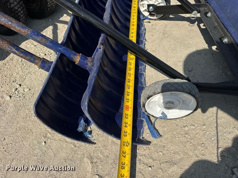 image for item EF2013 (7) chapin spreaders