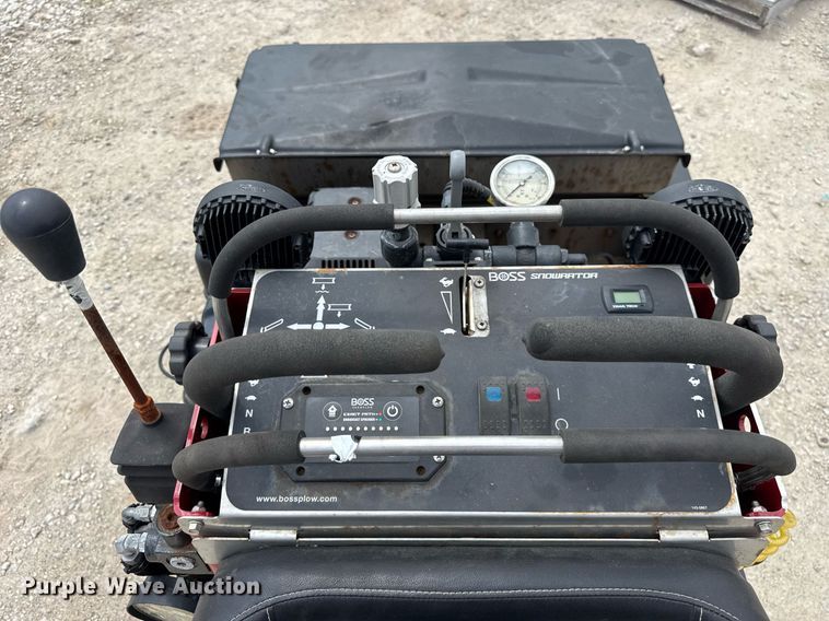 image for item EF2014 2020 Boss SNR24001 snow pusher