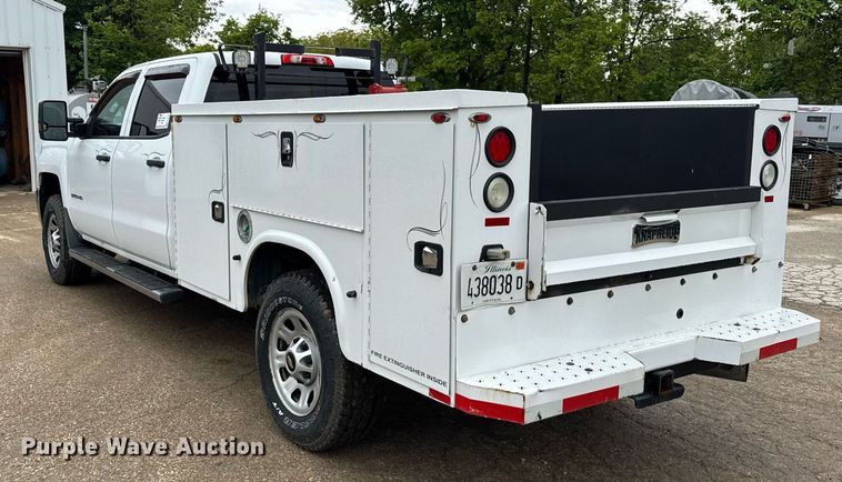 image for item EF2032 2018 Chevrolet Silverado 3500HD Crew Cab utility bed pickup truck