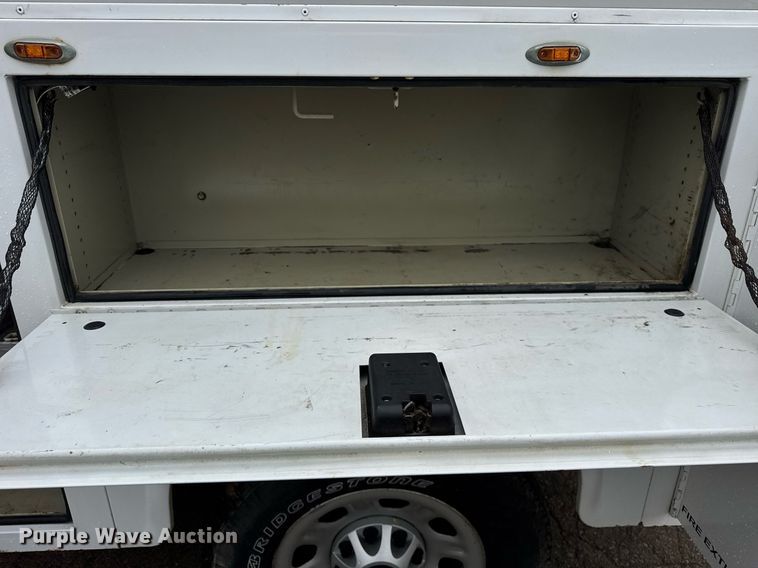 image for item EF2032 2018 Chevrolet Silverado 3500HD Crew Cab utility bed pickup truck