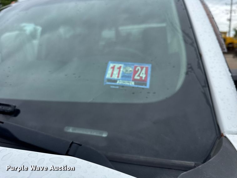 image for item EF2032 2018 Chevrolet Silverado 3500HD Crew Cab utility bed pickup truck