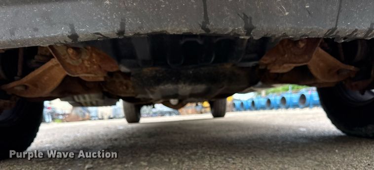 image for item EF2032 2018 Chevrolet Silverado 3500HD Crew Cab utility bed pickup truck