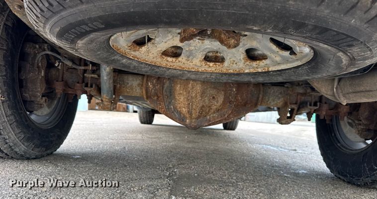 image for item EF2032 2018 Chevrolet Silverado 3500HD Crew Cab utility bed pickup truck