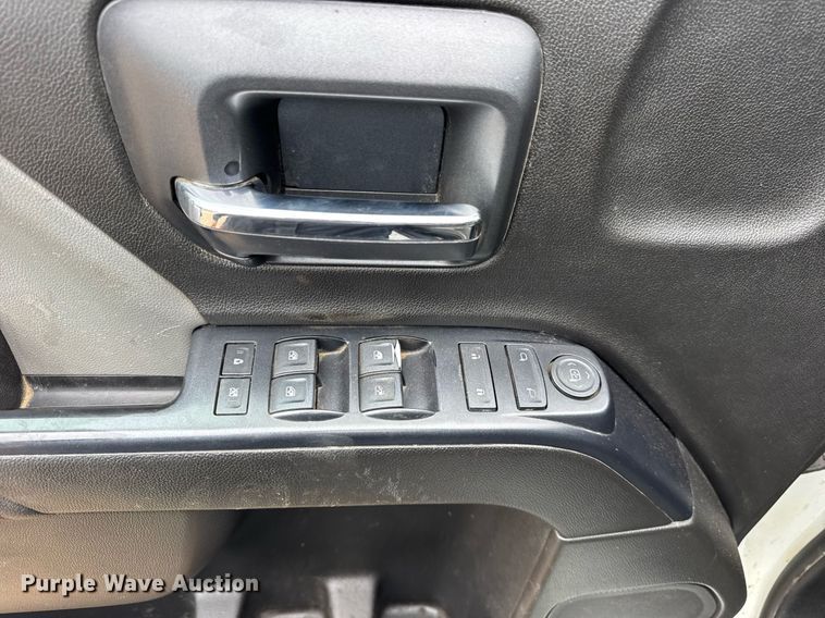 image for item EF2032 2018 Chevrolet Silverado 3500HD Crew Cab utility bed pickup truck