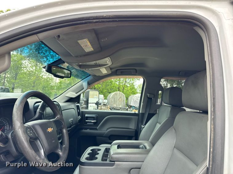 image for item EF2032 2018 Chevrolet Silverado 3500HD Crew Cab utility bed pickup truck